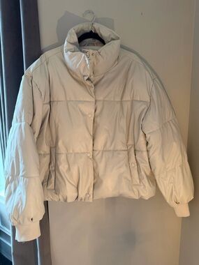 American Eagle Cream Vegan Leather Puffer Jacket XL